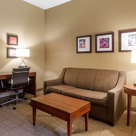 Comfort Inn & Suites Peachtree Corners Норкрос Екстериор снимка