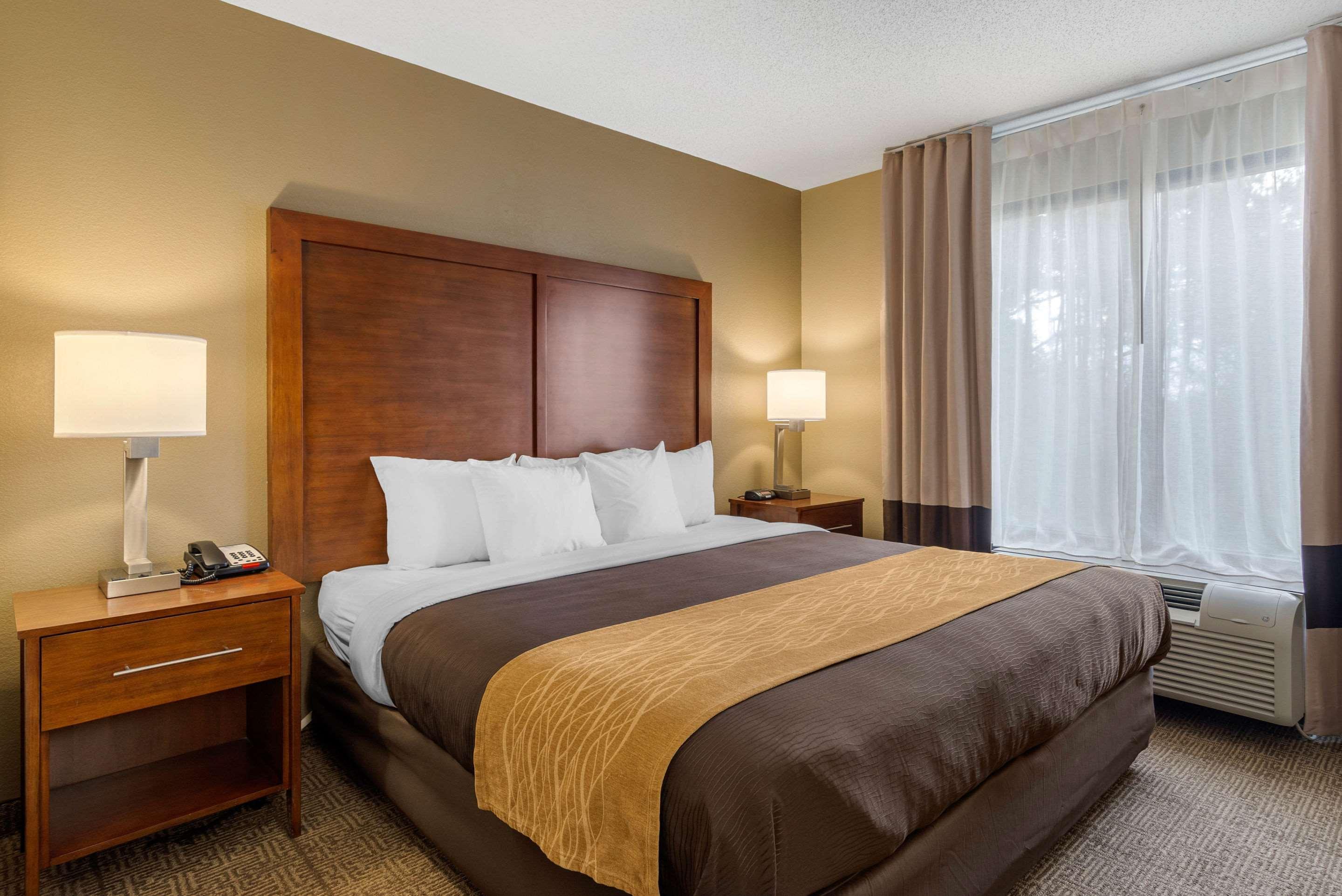 Comfort Inn & Suites Peachtree Corners Норкрос Екстериор снимка