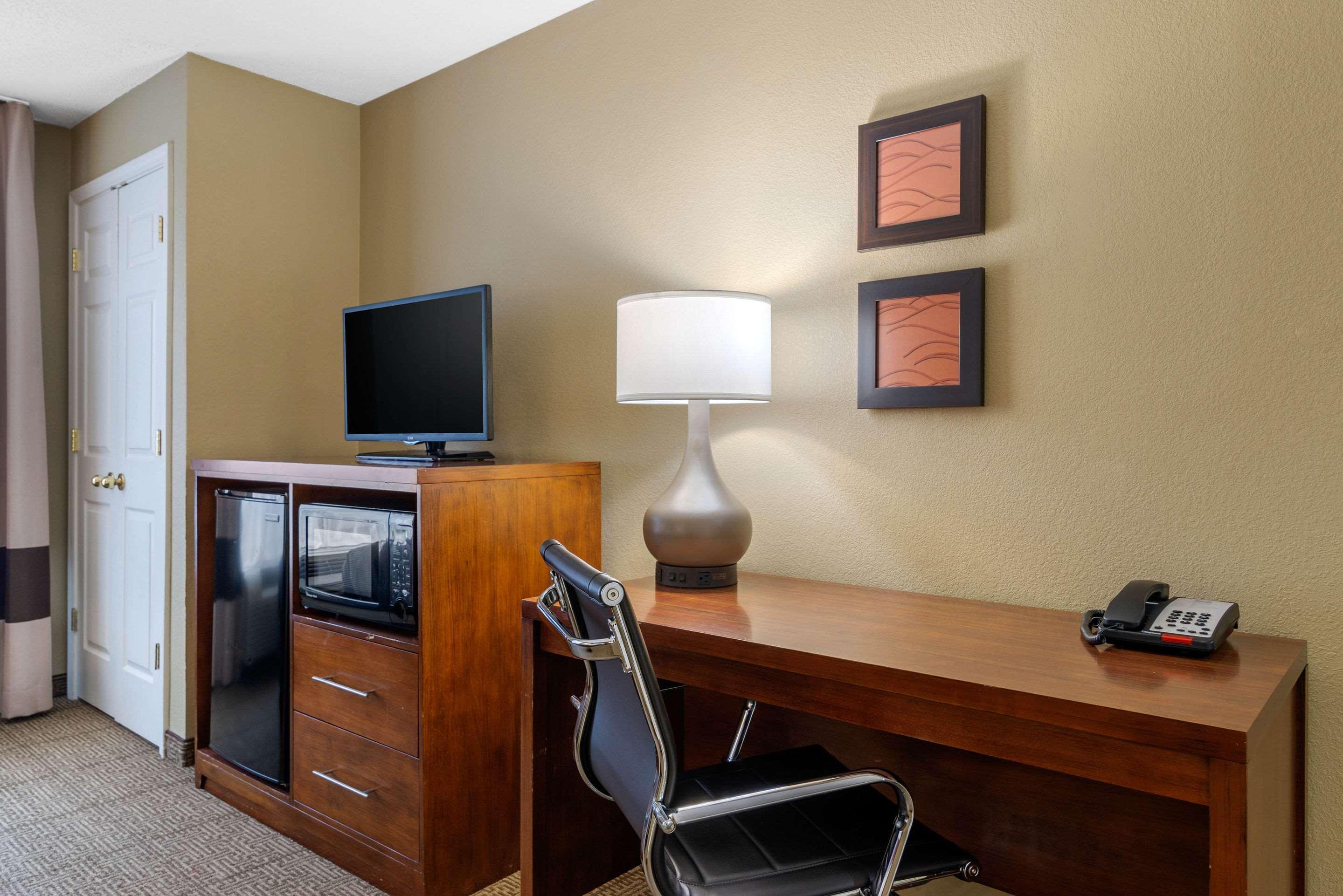 Comfort Inn & Suites Peachtree Corners Норкрос Екстериор снимка