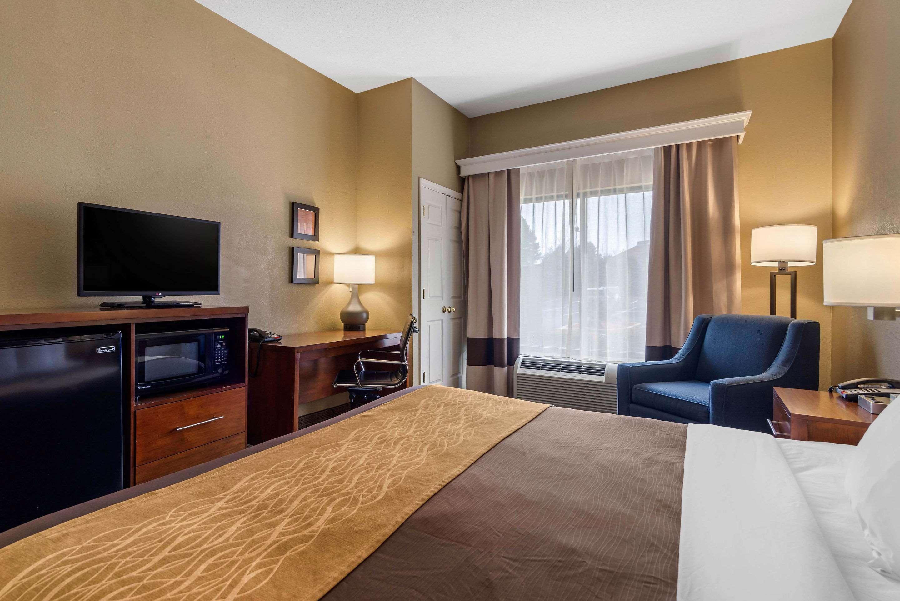 Comfort Inn & Suites Peachtree Corners Норкрос Екстериор снимка