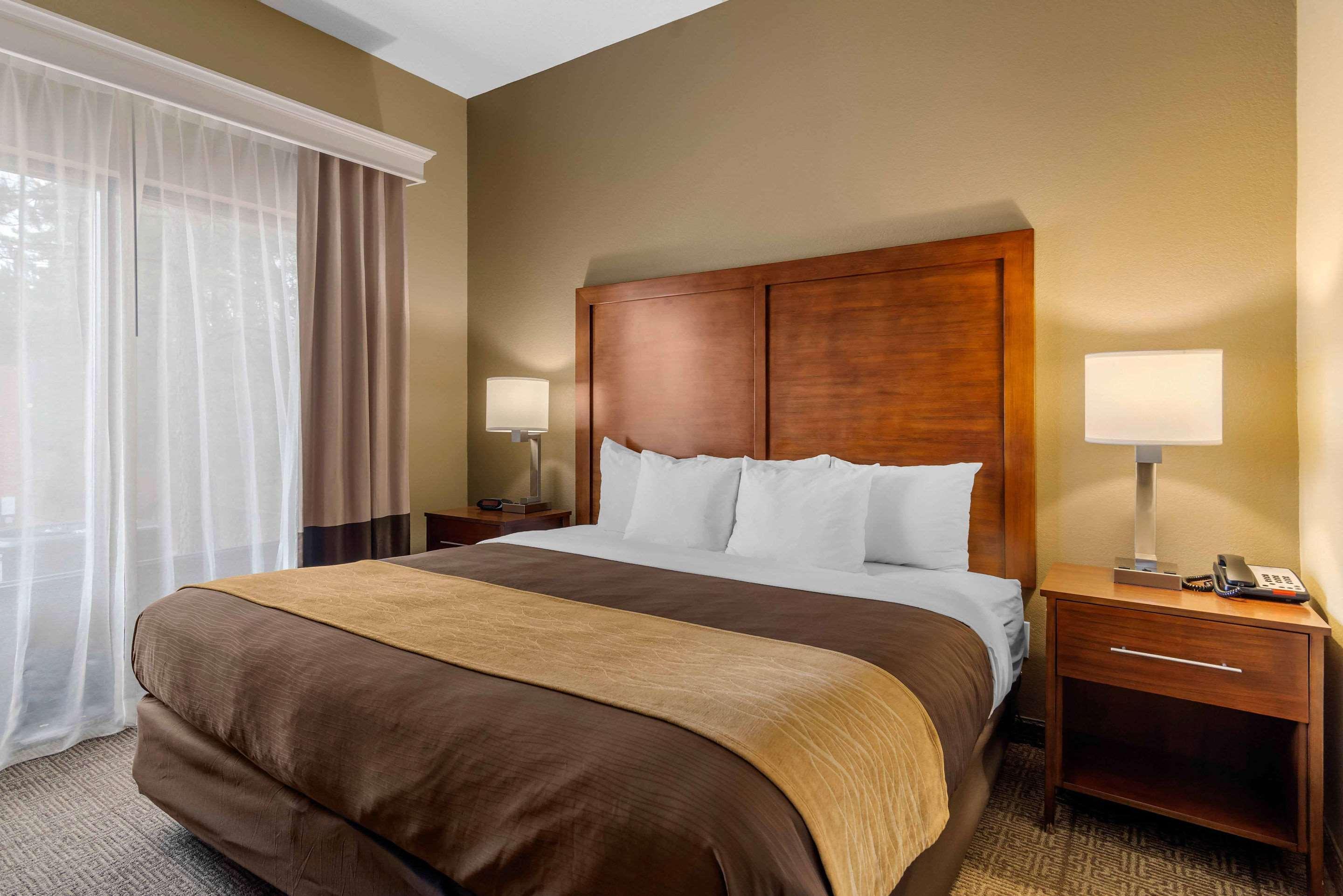 Comfort Inn & Suites Peachtree Corners Норкрос Екстериор снимка