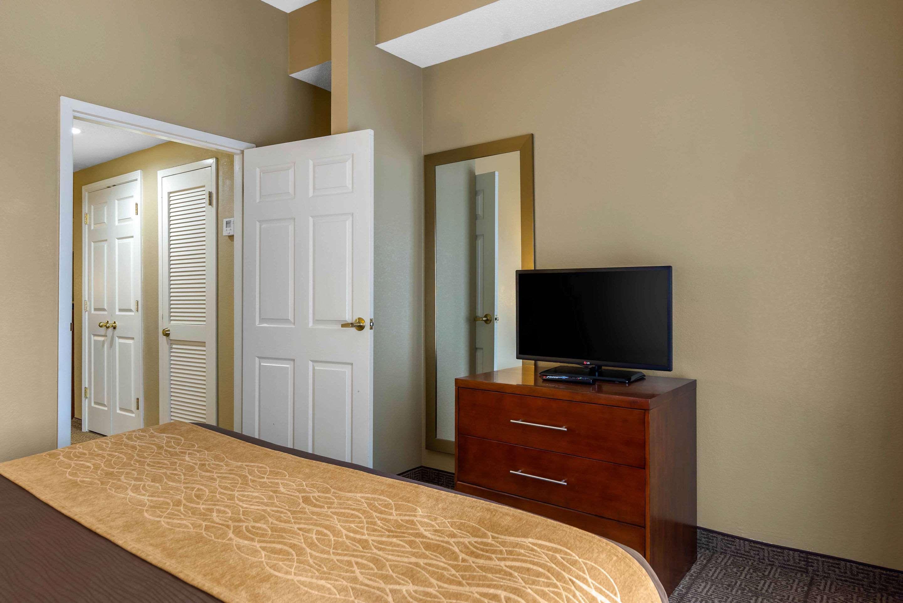 Comfort Inn & Suites Peachtree Corners Норкрос Екстериор снимка