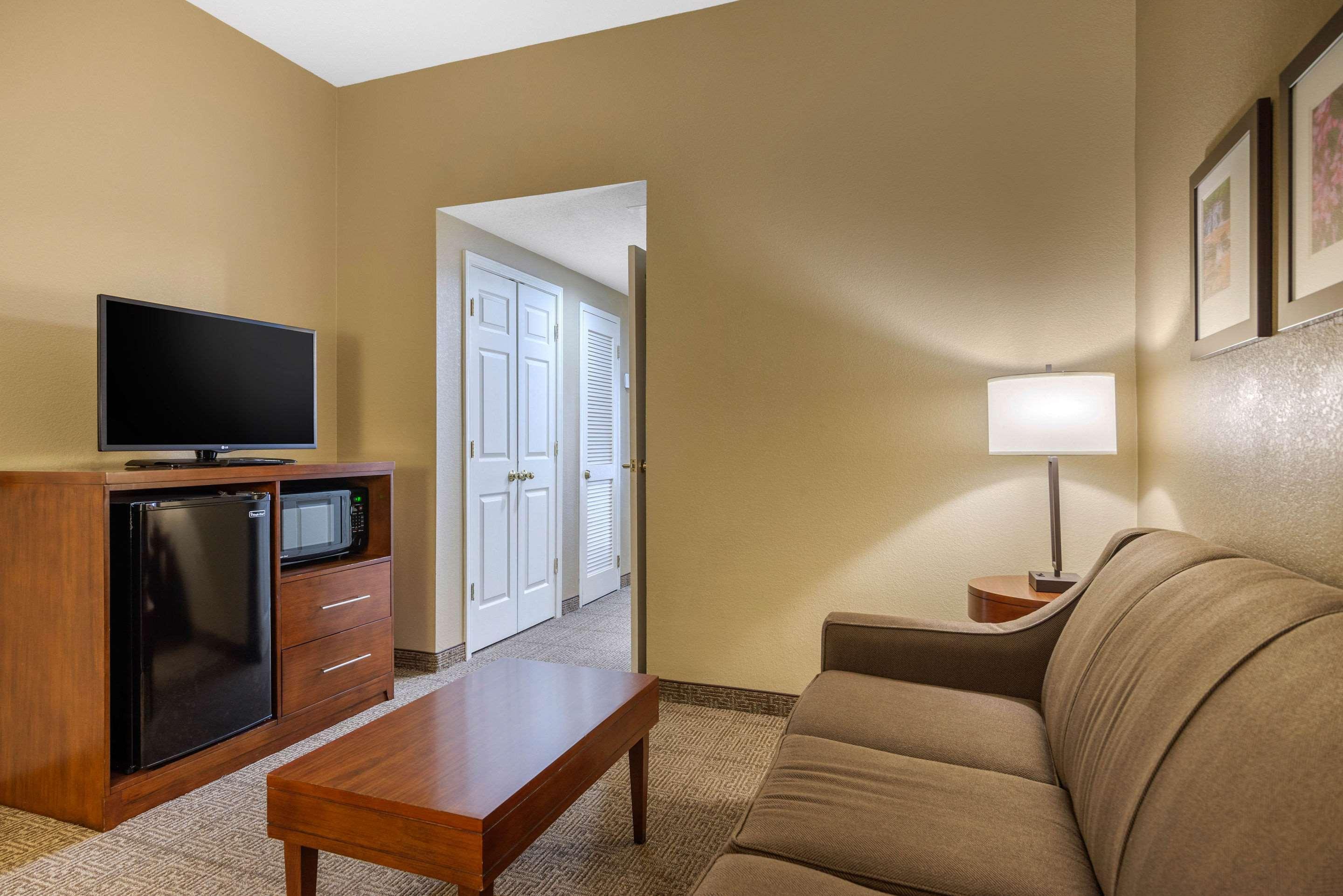 Comfort Inn & Suites Peachtree Corners Норкрос Екстериор снимка