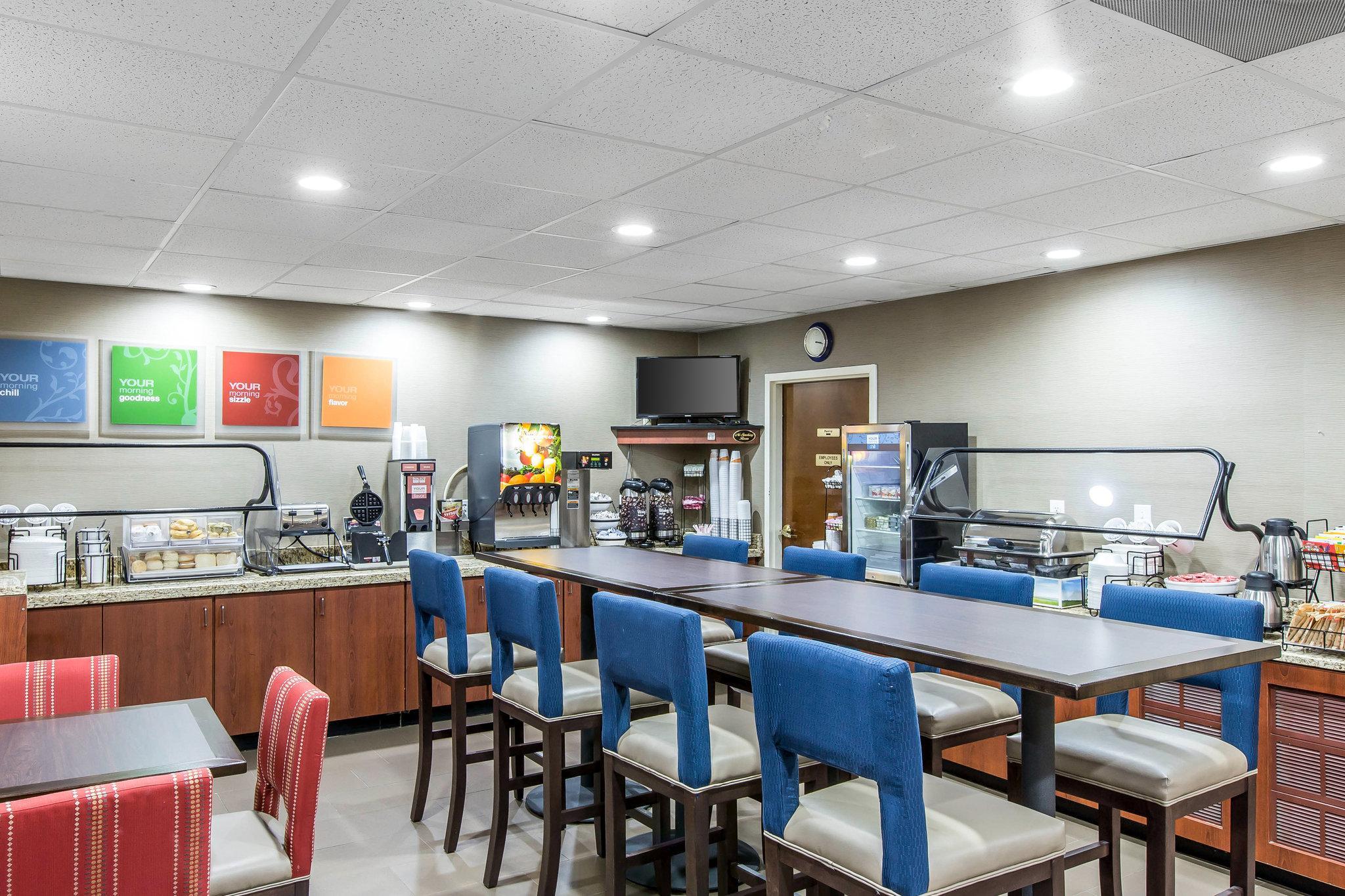 Comfort Inn & Suites Peachtree Corners Норкрос Екстериор снимка
