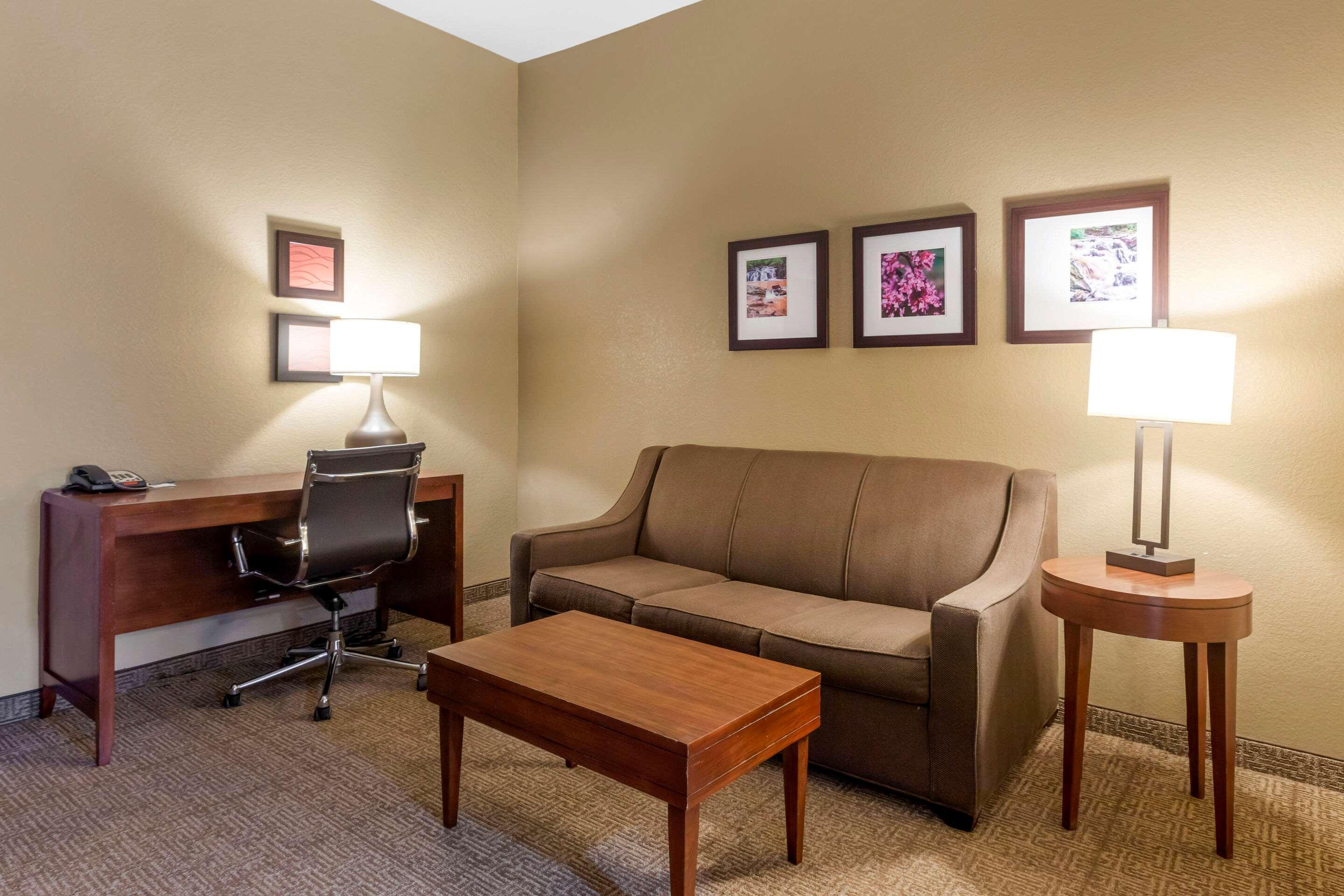 Comfort Inn & Suites Peachtree Corners Норкрос Екстериор снимка