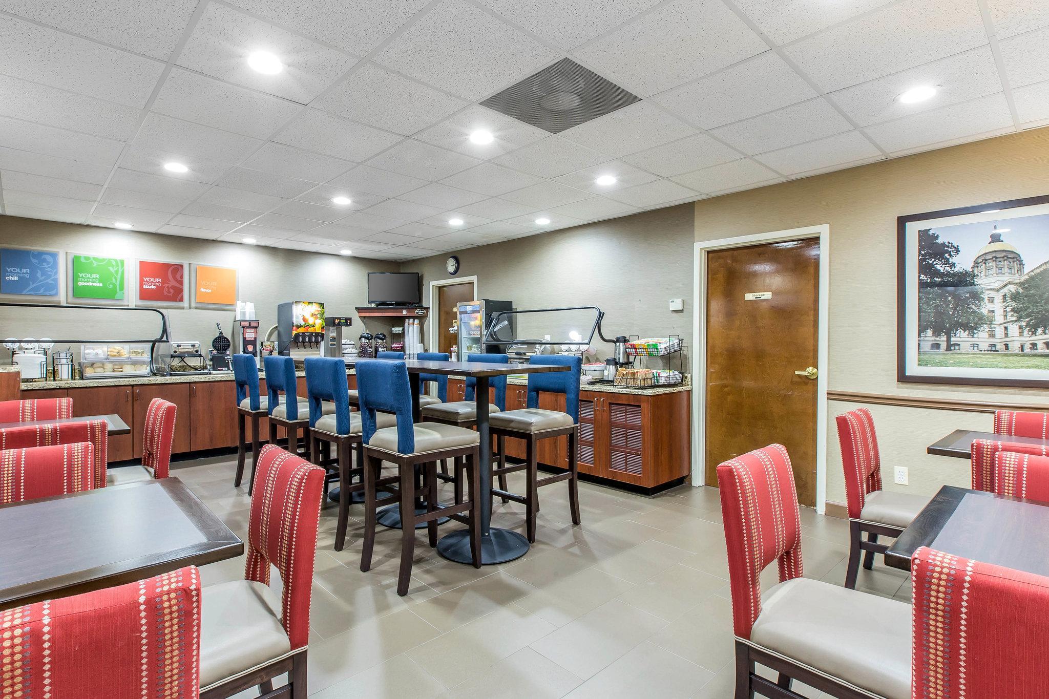 Comfort Inn & Suites Peachtree Corners Норкрос Екстериор снимка