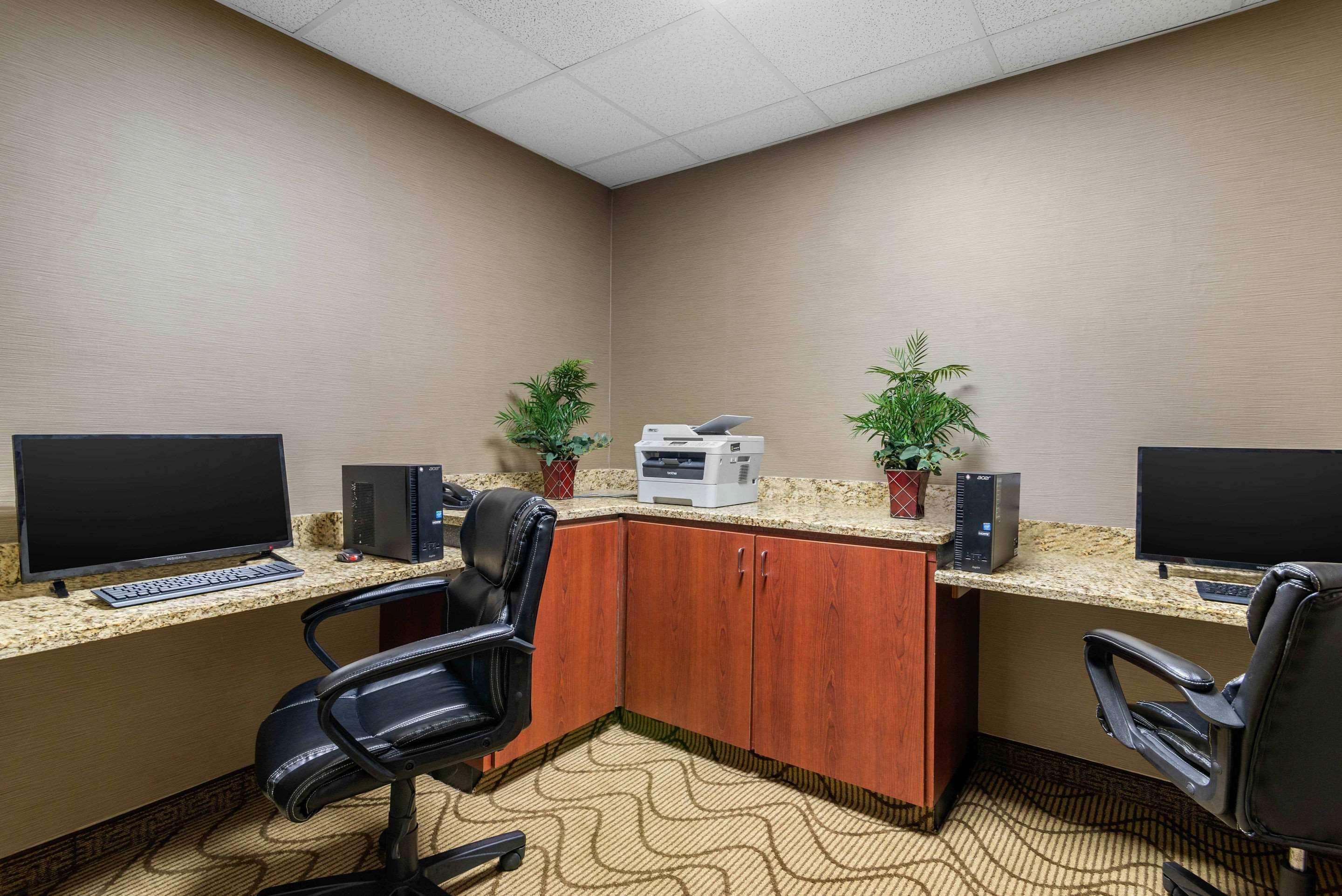 Comfort Inn & Suites Peachtree Corners Норкрос Екстериор снимка