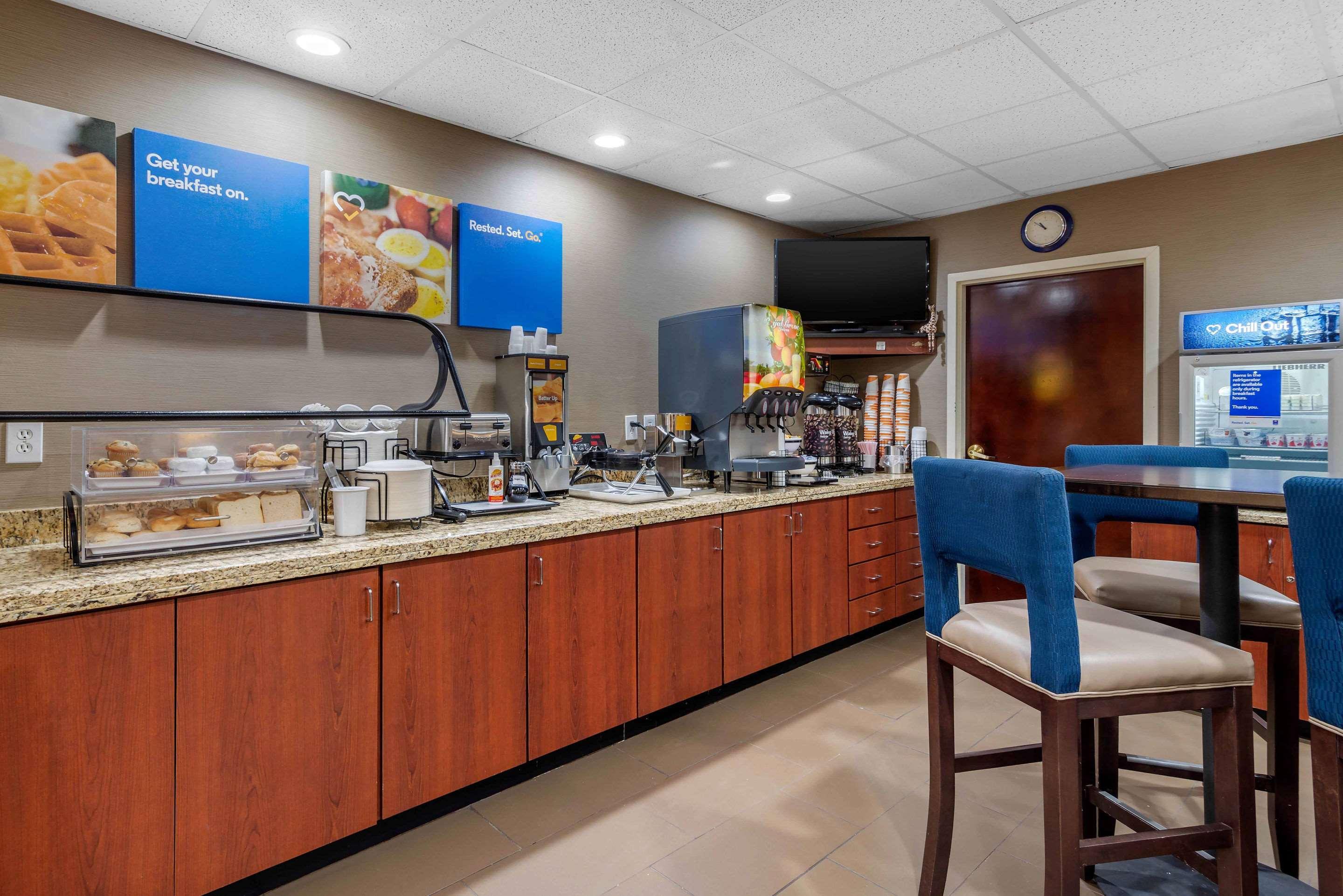Comfort Inn & Suites Peachtree Corners Норкрос Екстериор снимка