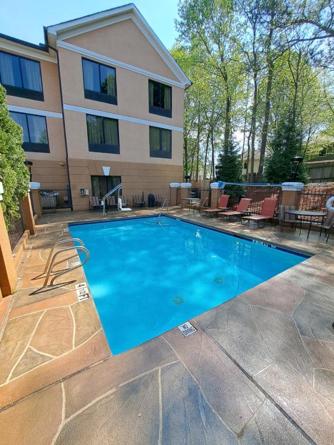 Comfort Inn & Suites Peachtree Corners Норкрос Екстериор снимка