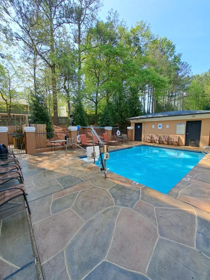 Comfort Inn & Suites Peachtree Corners Норкрос Екстериор снимка